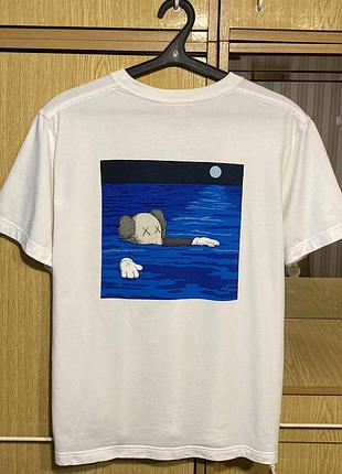 Футболка uniqlo ut graphic x kaws artbook cover.оригинал.