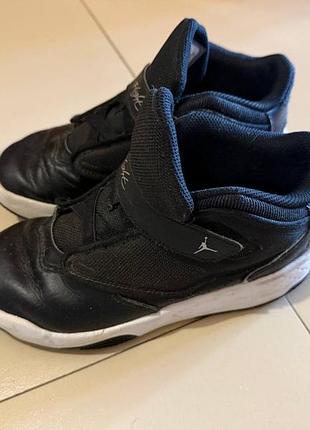 Кросівки nike jordan оригінал 21см шкіряні
