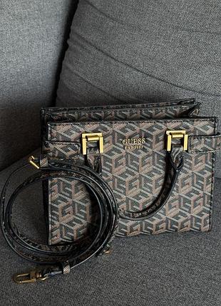 Сумка guess з візерунком