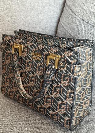 Сумка guess з візерунком 2