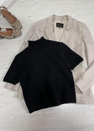 Вʼязана футболка під шию zara
