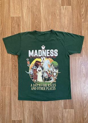 🟢 мерч-футболка madness «a day at the races and other places» розмір s-m