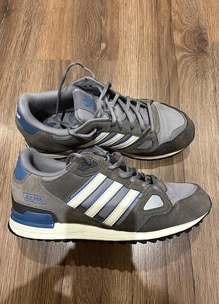 Кроссовки adidas