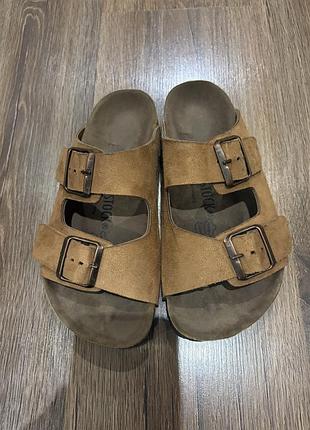 Шлепки шлепанцы