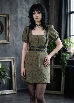 Коротка сукня жіноча disturbia entomology з віскози з принтом в метелики, колір хакі