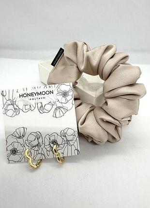 🎁 мини подарочный сет: резинка-скранч из искусственного шелка и серьги honeymoon_es