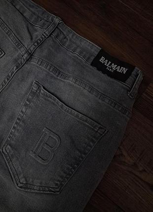 Серые джинсы balmain (skinny/slim) с вышитым логотипом на кармане