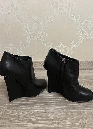 Ботильйони жіночі giuseppe zanotti чорні 4