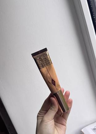 Тональний тон charlotte tilbury 4n