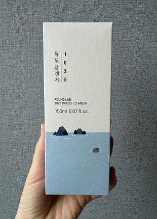 М`яка пінка для очищення шкіри round lab 1025 dokdo cleanser 150 ml