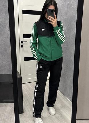 Жіночий спортивний костюм adidas