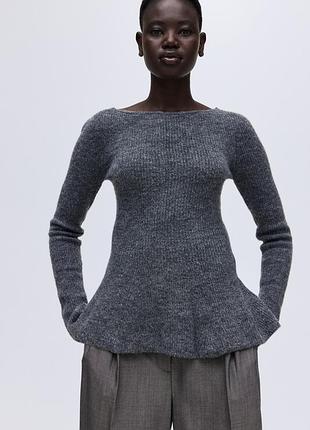 Светр жіночий h&m сірий приталений светр з баскою м