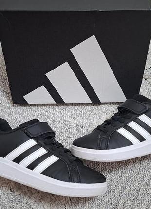 Кросівки adidas, 2us / 33,5eur (уст 21,5см)
