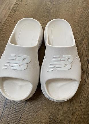Шльопанці на високій підошві  new balance білі, розмір 36
