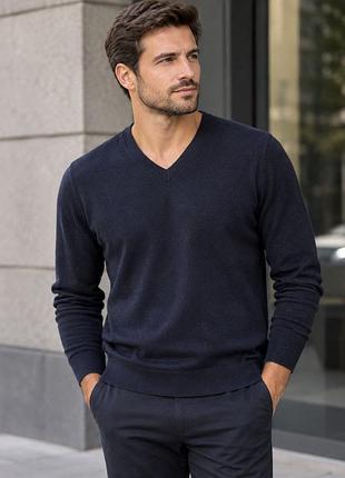 Свитер мужской из тонкой шерсти uniqlo 100% шерсть