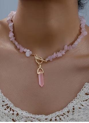Колье короткий розовый кварц танк камней, 3201