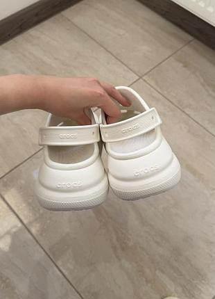 Жіночі білі crocs 6