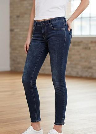 Liu jo jeans женские стильные стрейчевые джинсы скинни в идеальном состоянии.
liu jo jeans женские стильные стрейчевые джинсы скинни в идеальном состо