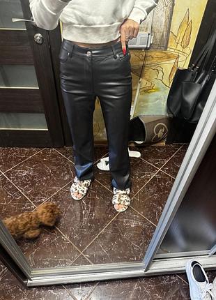Нові прямі шкіряні штани zara ! 34p. 🩷