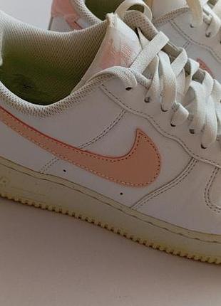 Жіночі кросівки nike air force 1 '07 next nature з пастельно-оранжевим логотипом swoosh, 40 розмір