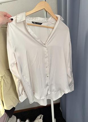 Сатинова блуза zara розмір s бежева блузка із сатинуs