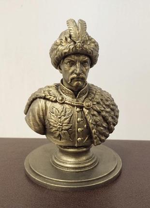Декоративний бюст івана богуна
