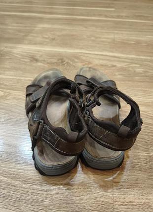 Шкіряні сандалі від clarks 3