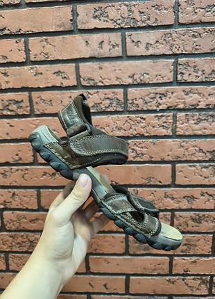 Кожаные сандалии от clarks