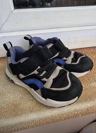 Дитячі кросівки zara 24 розмір, устілка 14,5 см