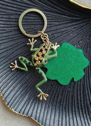 Креативный брелок лягушка 🐸 на листе кувшинки, на сумку, рюкзак
