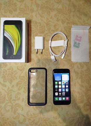 Продам iphone se 2020 64gb, идеальное состояние, родная батарея 88%