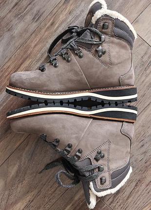 Женские зимние трекинговые ботинки 
lowa wendelstein warm gtx