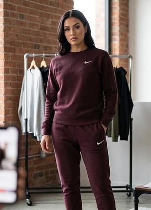 Жіночий спортивний костюм nike бордовий