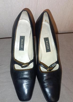 Классические кожаные туфли bally 3