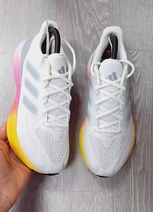 Женские кроссовки adidas