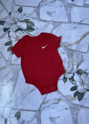 Боді для хлопчиків nike червоний 0-3 місяців (56-62 см)