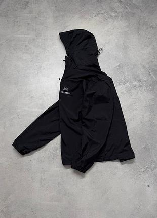 Вітровка arcteryx