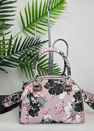 Красивая и стильная фирменная сумочка guess