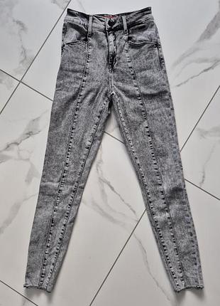 Джинси guess в ідеальному стані