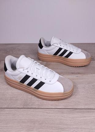 Кросівки adidas 39р