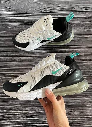 Кроссовки nike    с нюансом