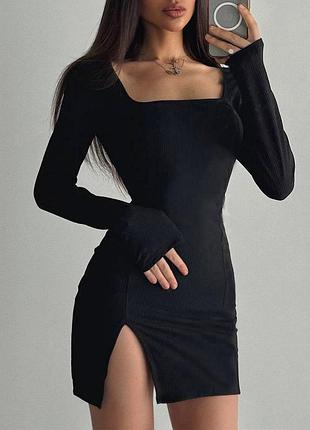 Розпродаж сукня prettylittlething в рубчик з розрізом