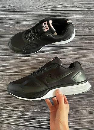 Nike   кроссовки с нюансом
