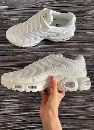 Кроссовки nike    с нюансом