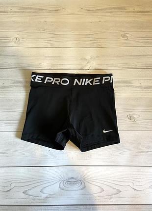 Чорні короткі спортивні шорти nike pro