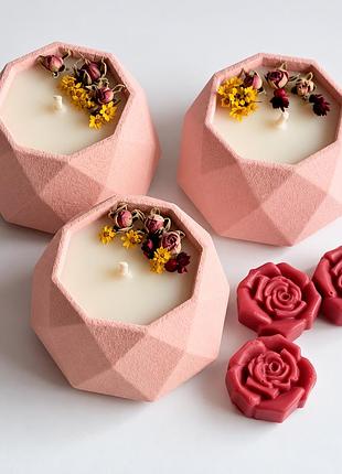 Подарочный набор love pink из 3 пудро-розовых соевых свечей и 3 аромасаше, аромат «садовая роза»