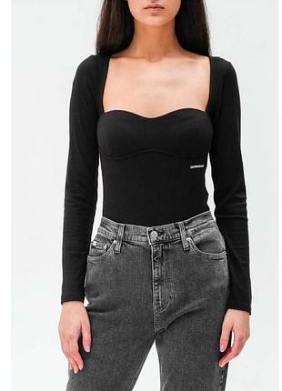 Calvin klein
жіноче боді довгий рукав/0000h/