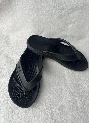 Вьетнамки фирмы crocs размер m4 w6 (наш 36) по стельке от края до края 24 см (на ногу 23 см)