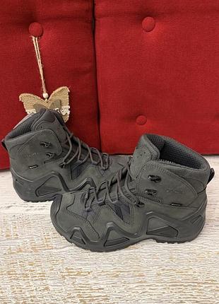 Кожаные фирменные ботинки lowa gore-tex 41р.