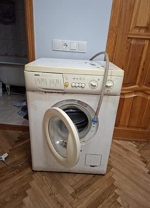Стиральная машина zanussi jetsystem 900 на запчасти / под восстановление или на дачу  
состояние: требует ремонта или на металлобрухт.